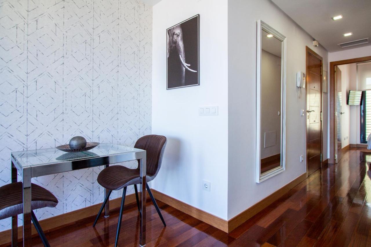 Apartamentos Castilla Luz Business Madrid Exterior foto