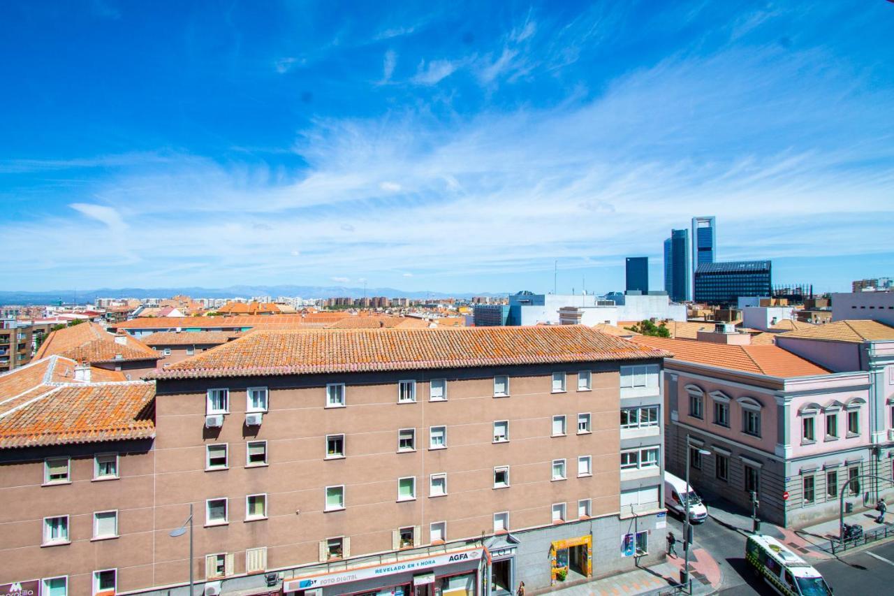 Apartamentos Castilla Luz Business Madrid Exterior foto