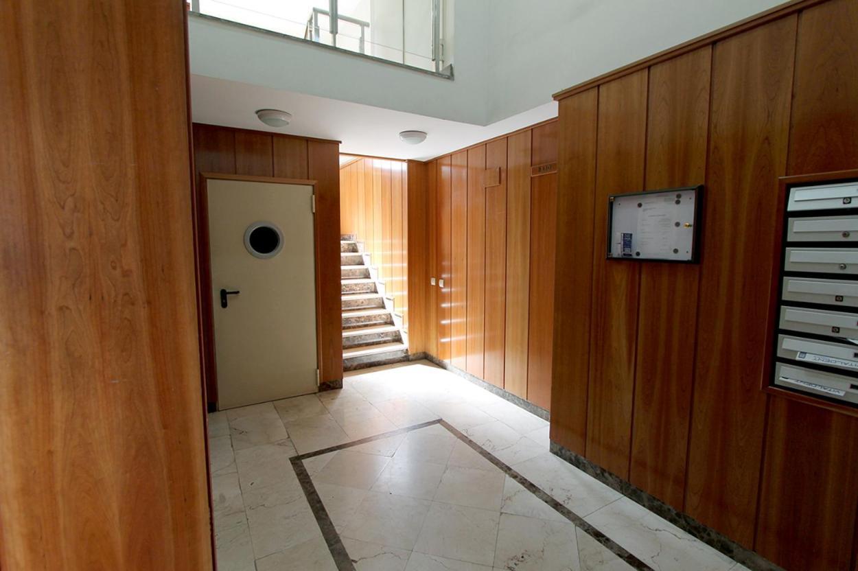 Apartamentos Castilla Luz Business Madrid Exterior foto